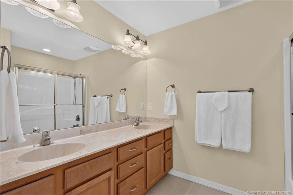 Photo of 184 Nettles Boulevard
