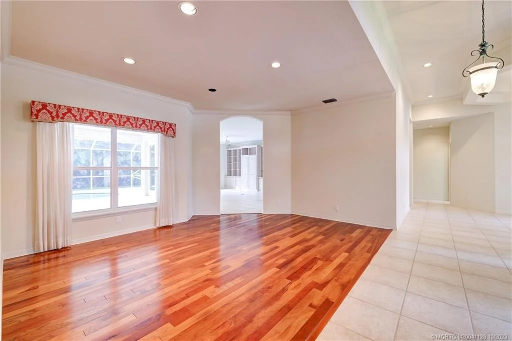 Photo of 9 Oakwood Drive