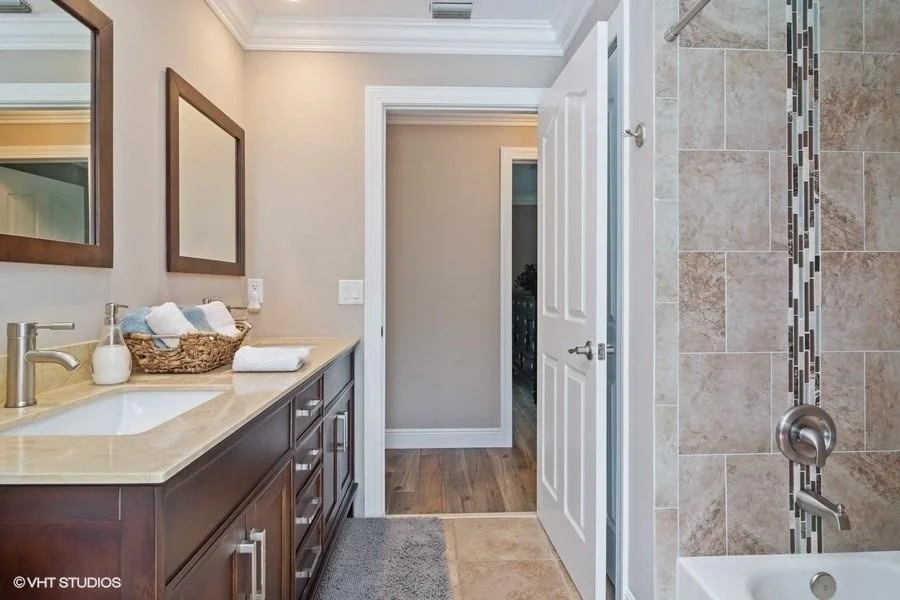 Photo of 641 SE Southwood Trail