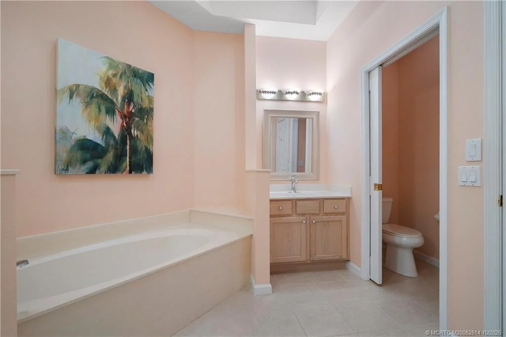 Photo of 620 NW Red Pine Way