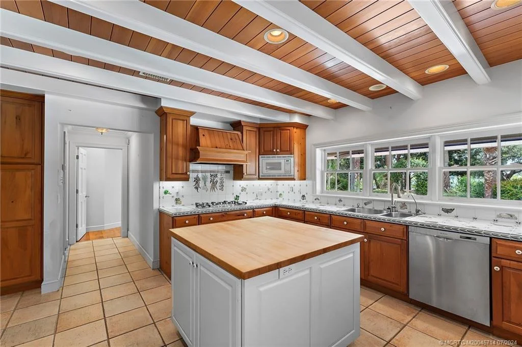 Photo of 1570 NW Fork Road