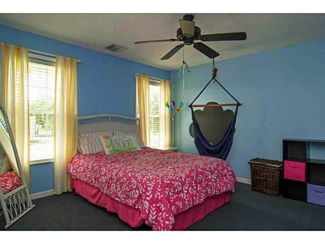 Photo of 4228 SE Rainbows End