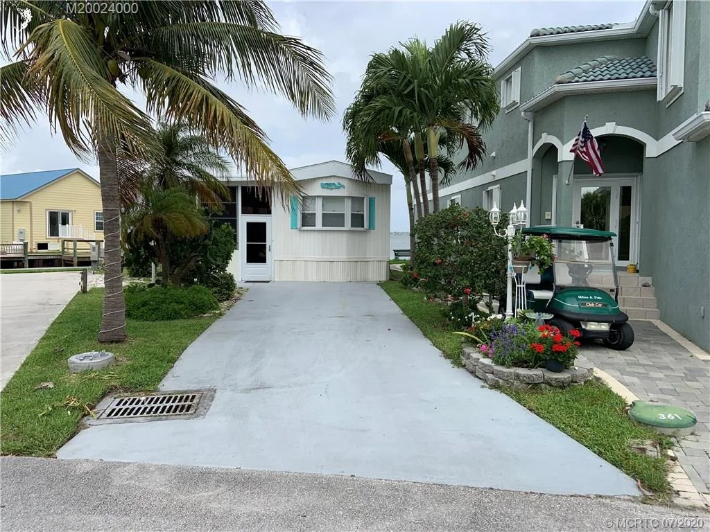 Photo of 360 Nettles Boulevard