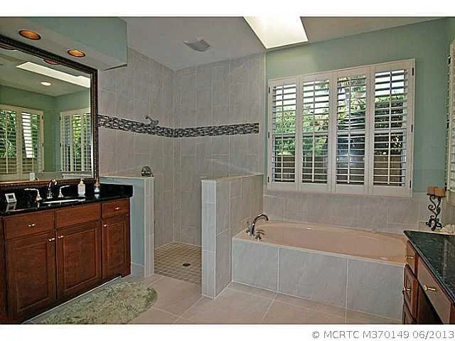 Photo of 158 S River Road