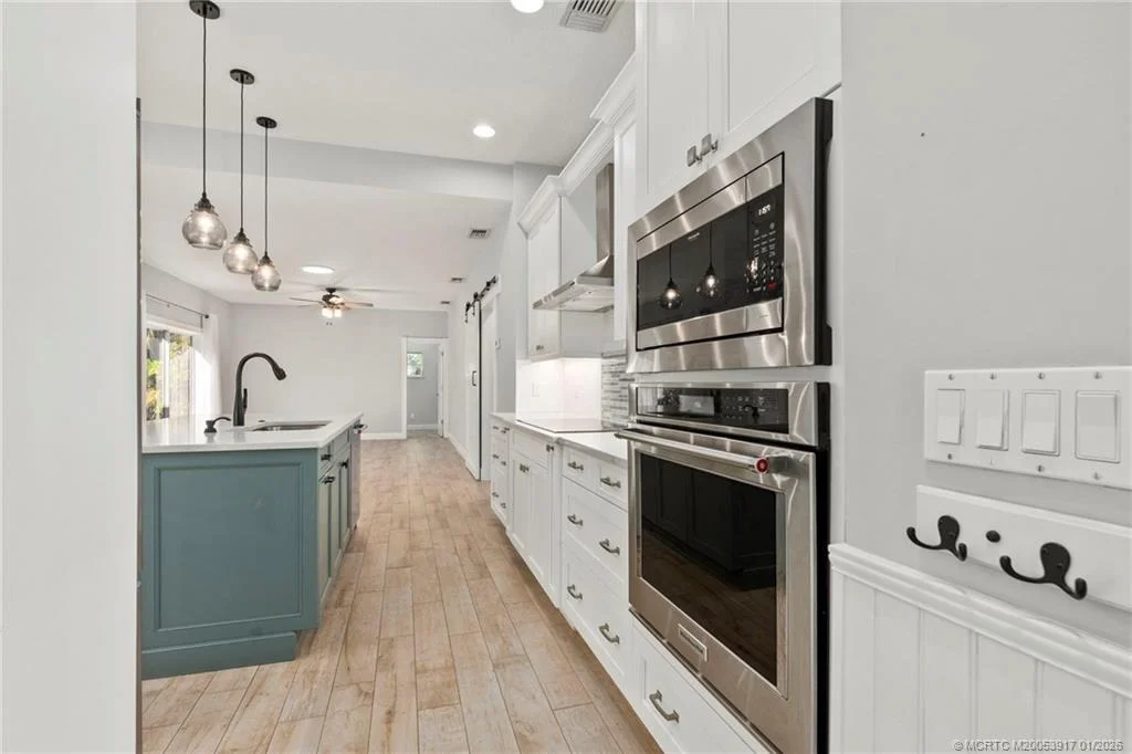 Photo of 449 SE Southwood Trail