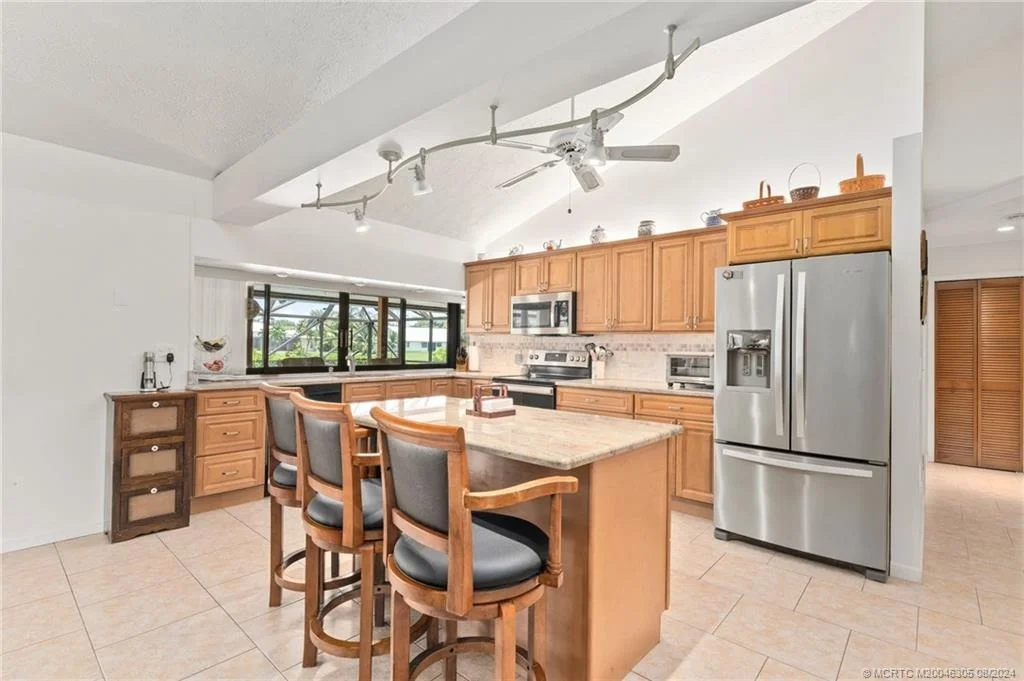 Photo of 919 NE Juniper Place