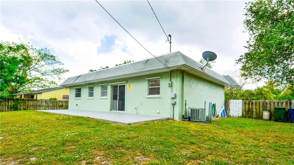 Photo of 1637 SE Dixie Highway