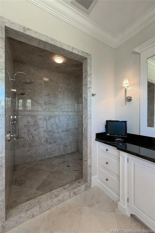 Photo of 5914 SE Horseshoe Point Road