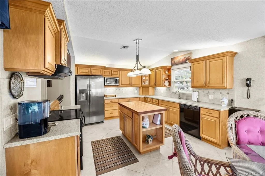 Photo of 2375 NW Cove View