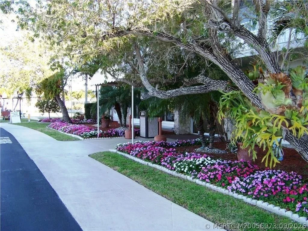 Photo of 5 Nettles Boulevard