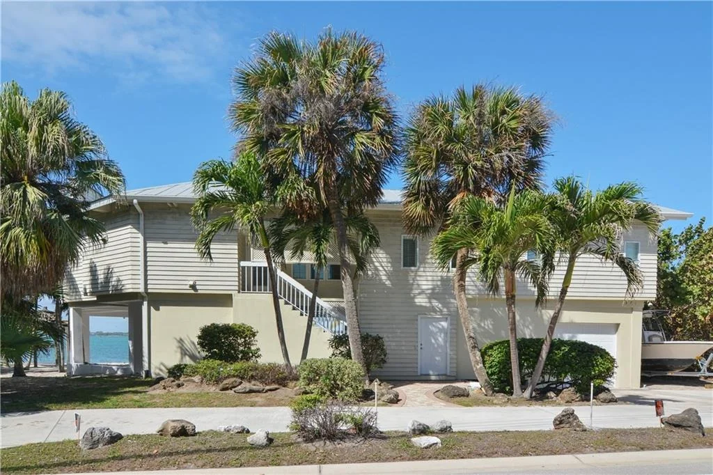 Photo of 1122 SE Macarthur Boulevard