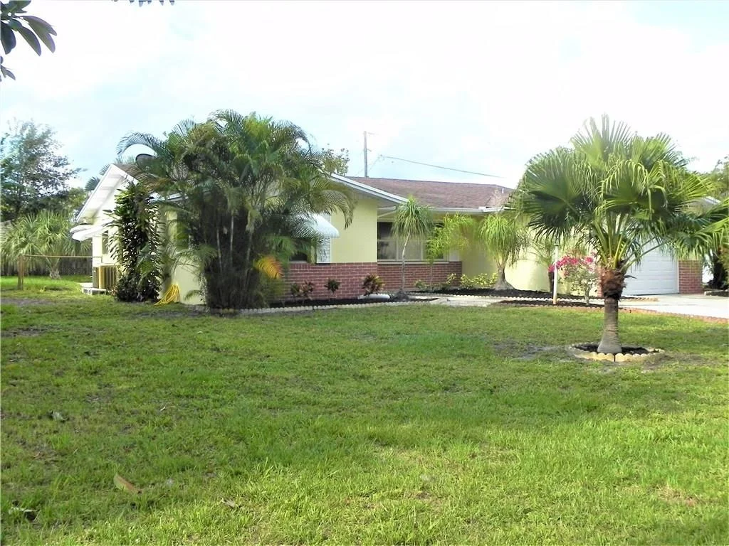 Photo of 1686 SE 10th Street