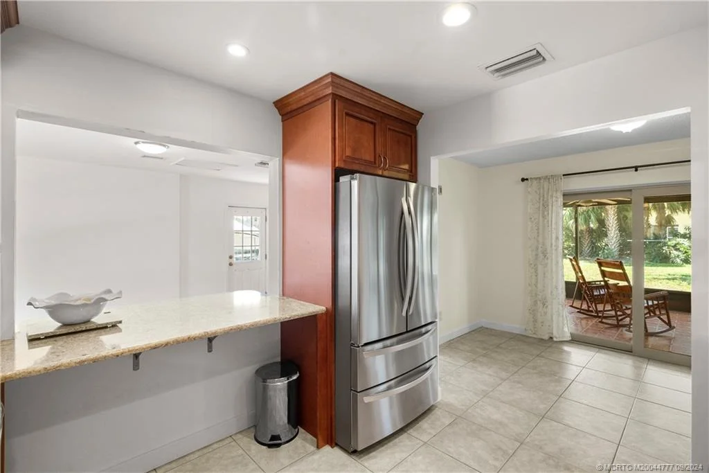 Photo of 718 SE Alamanda Circle
