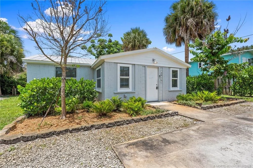 Photo of 3915 SE Salerno Road