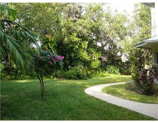 Photo of 10 Oak Hill Way