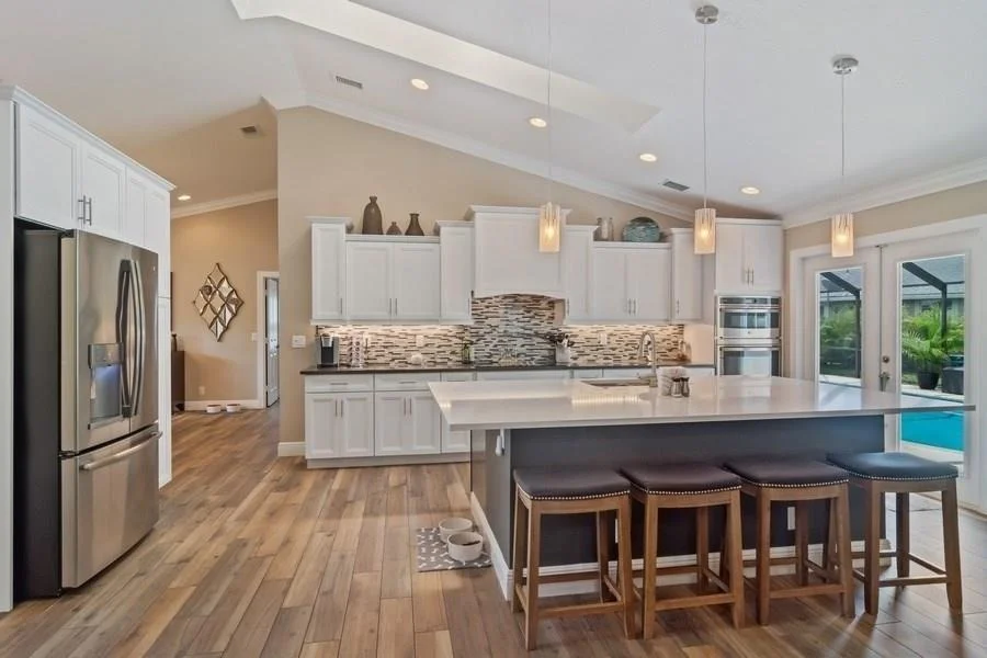 Photo of 641 SE Southwood Trail