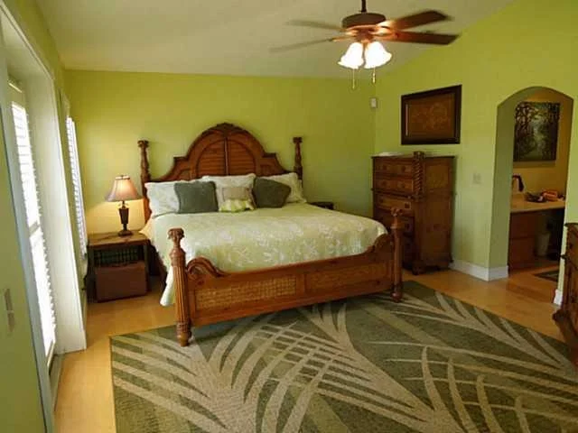 Photo of 609 NW Howard Creek Lane
