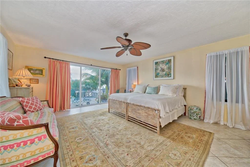 Photo of 611 NW Sunset Drive