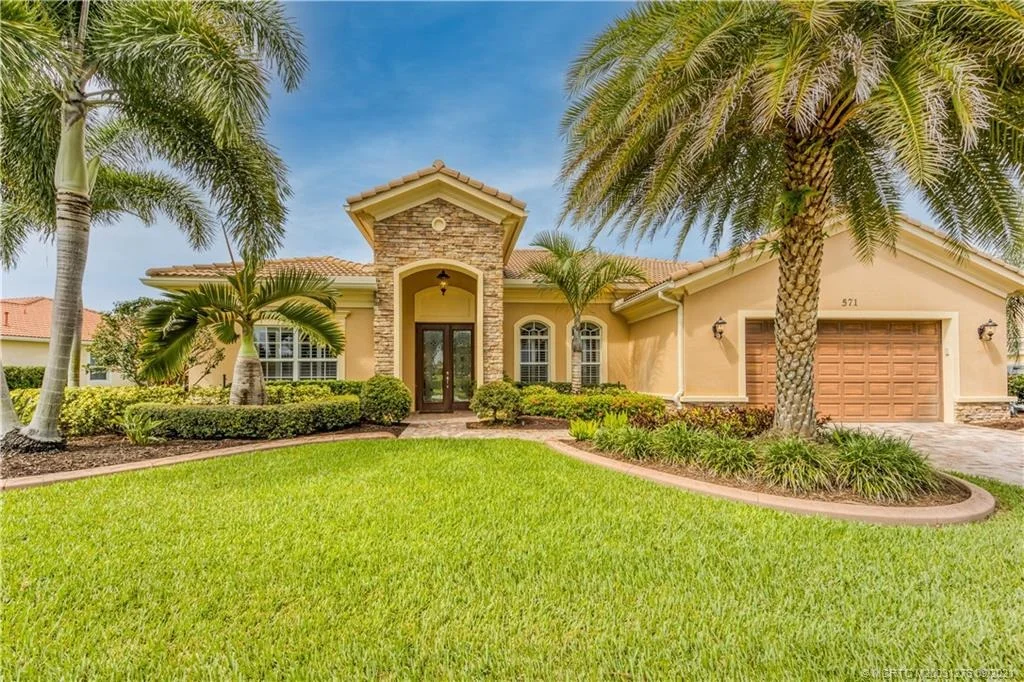Photo of 571 SE Tres Belle Circle
