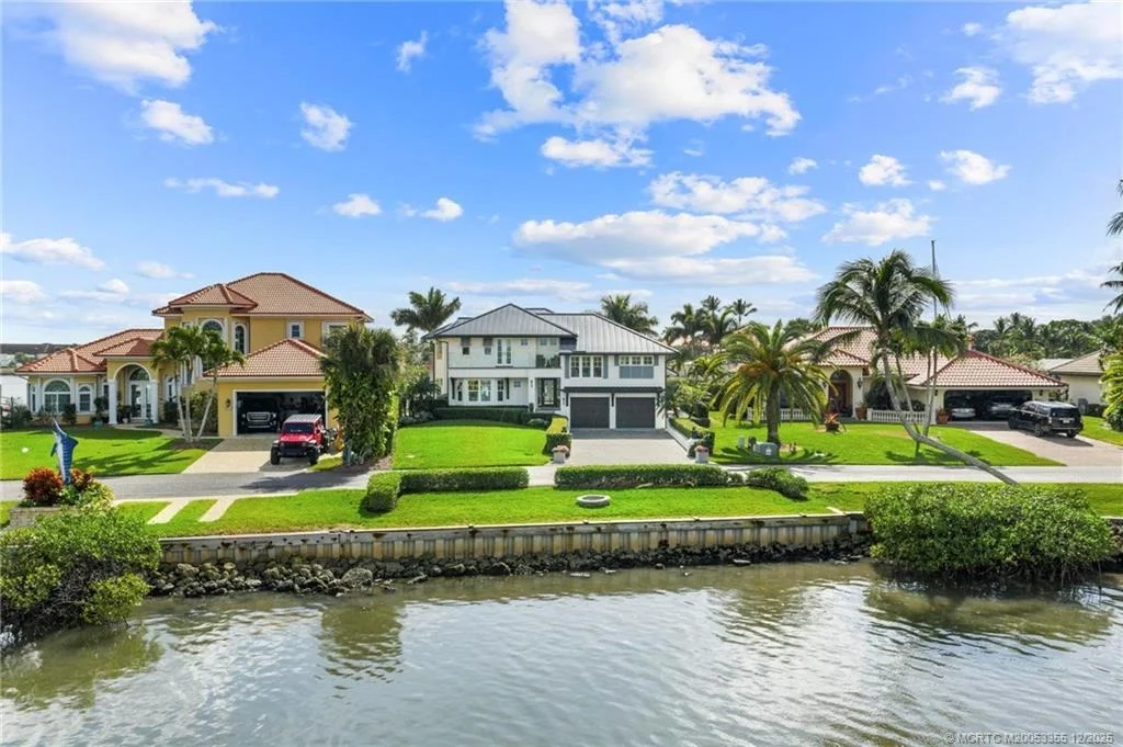 Photo of 6026 SE Horseshoe Point Road
