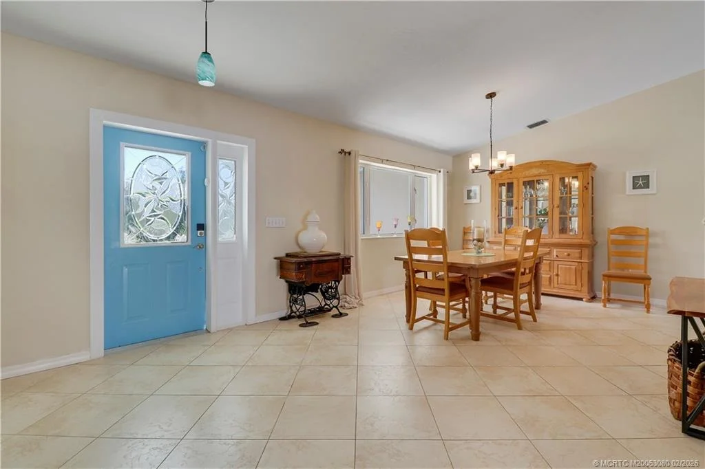 Photo of 5439 SE Horseshoe Point Road
