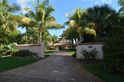 Photo of 931 SE Riverside Drive