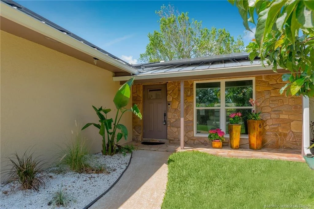 Photo of 308 SW Dyer Drive