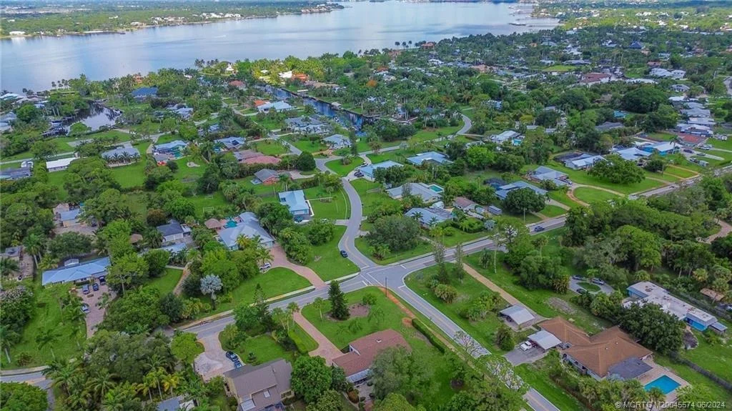 Photo of 1023 NW Pine Lake Drive