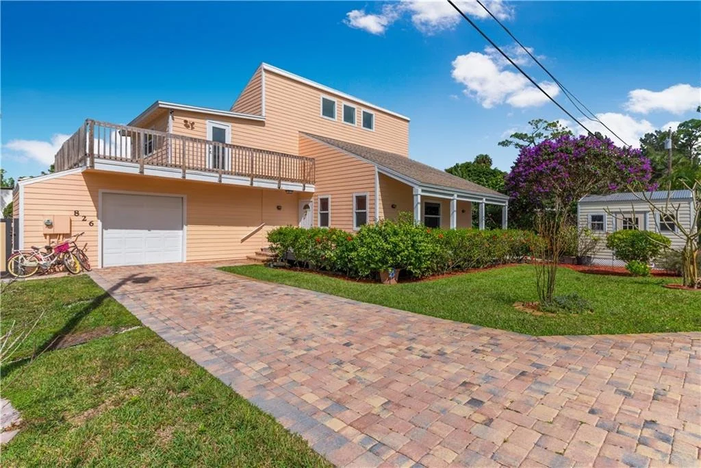 Photo of 826 SW Rustic Circle