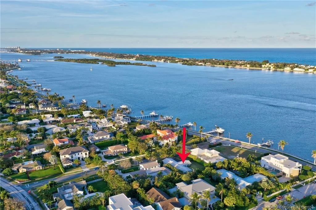 Photo of 122 Bloomfield Drive