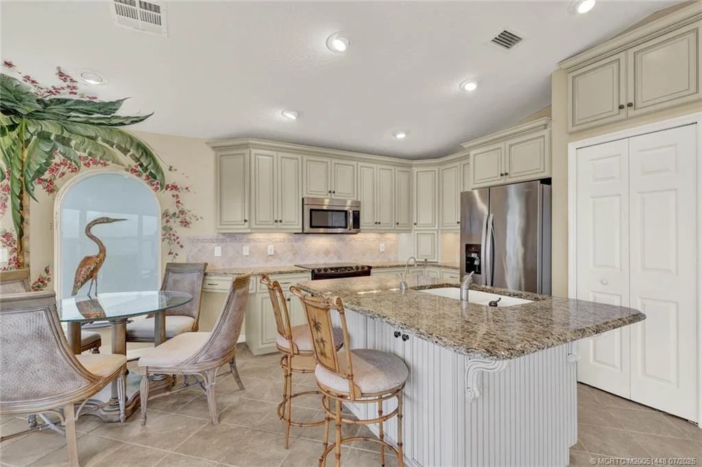 Photo of 1109 Nettles Boulevard
