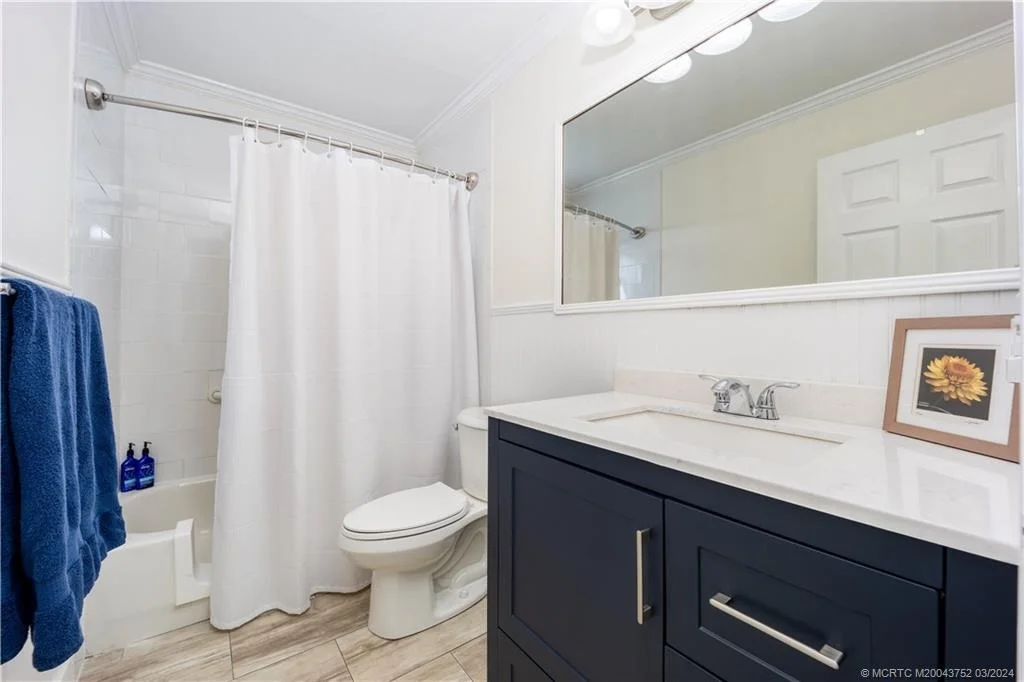 Photo of 5249 SE Horseshoe Point Road