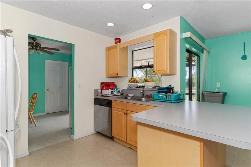 Photo of 707 SE Hibiscus Avenue
