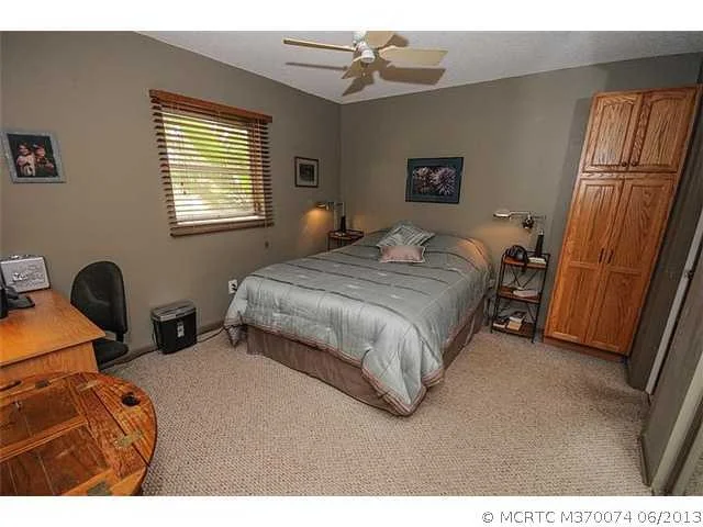 Photo of 803 SE Dolphin Drive