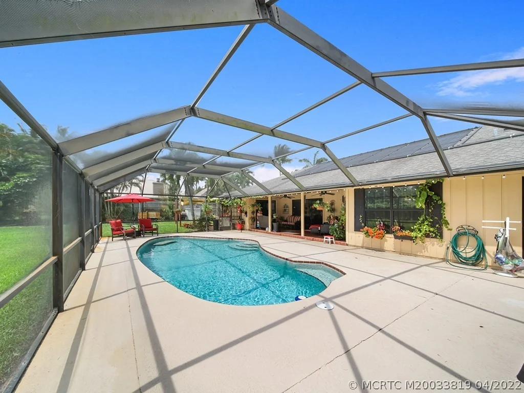 Photo of 3870 SE Quanset Terrace