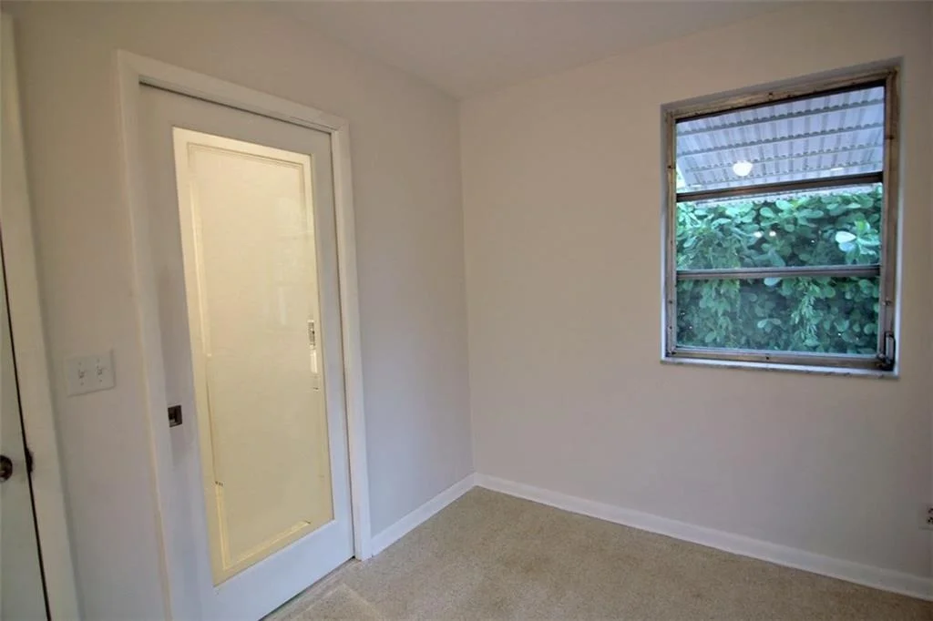 Photo of 105 Windsor Road E