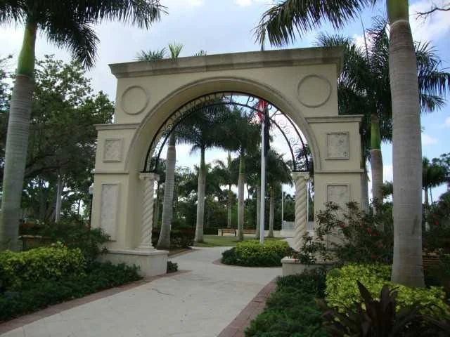 Photo of 216 SE Hibiscus Avenue