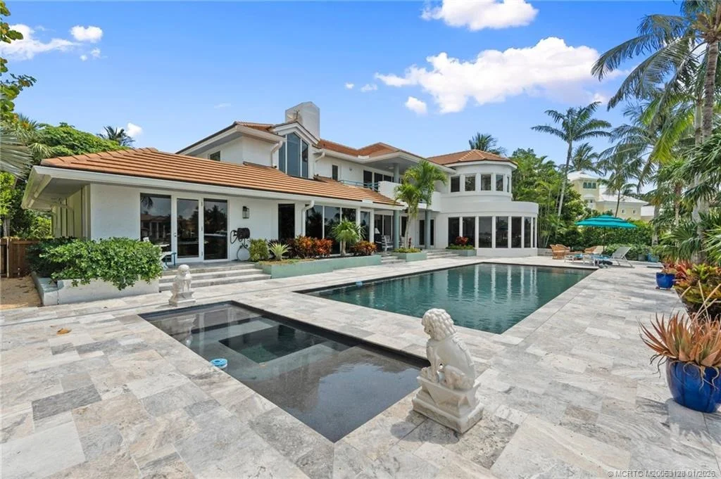 Photo of 6460 SE Harbor Circle