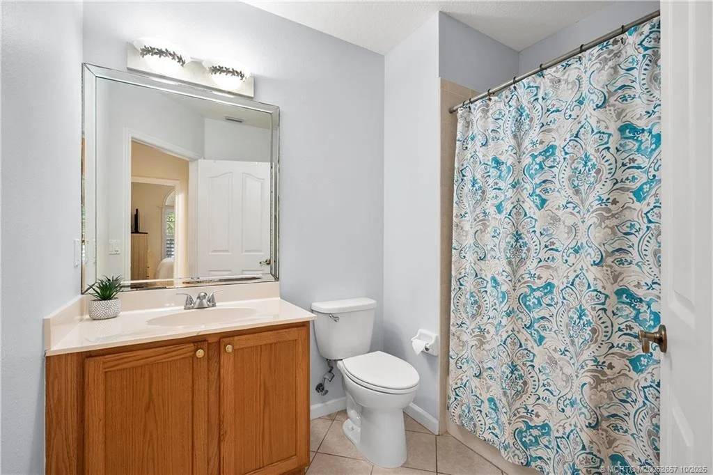 Photo of 691 NW Red Pine Way