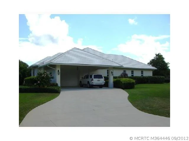 Photo of 82 SE Harbor Point Drive