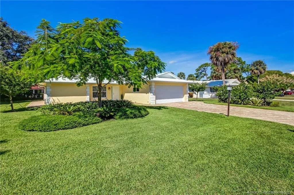 Photo of 1814 SE Granada Lane