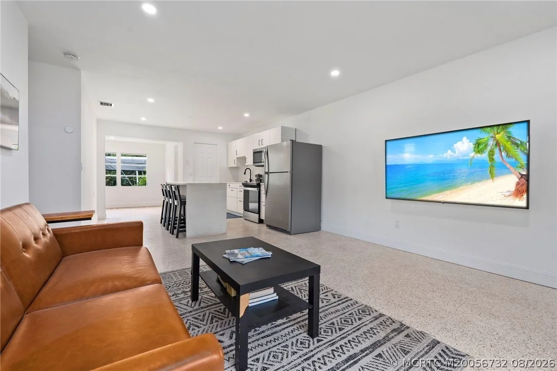 Photo of 30 SW Hideaway Place