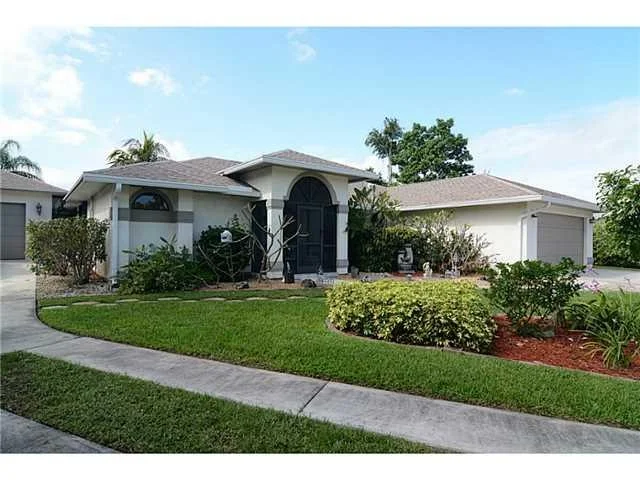 Photo of 4221 SE Rainbows End