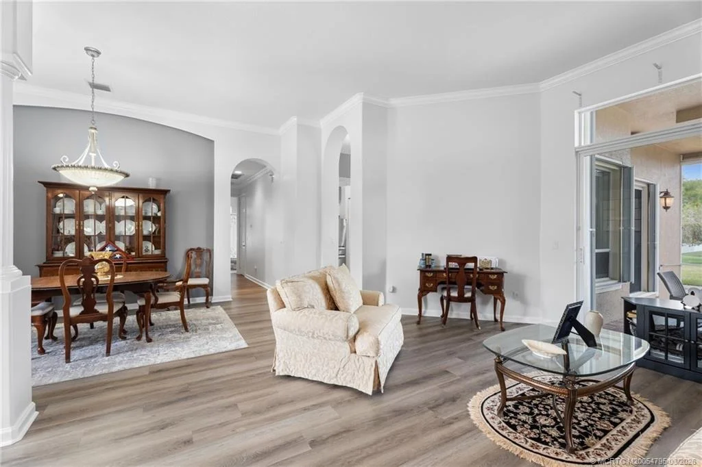 Photo of 758 SW Blue Stem Way