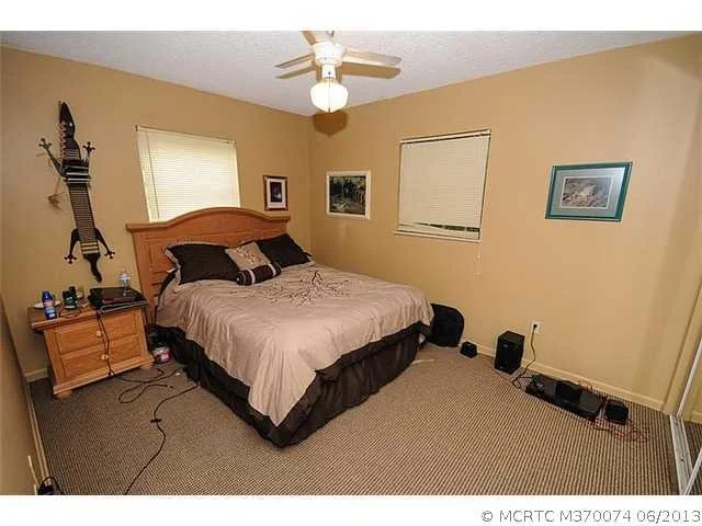 Photo of 803 SE Dolphin Drive