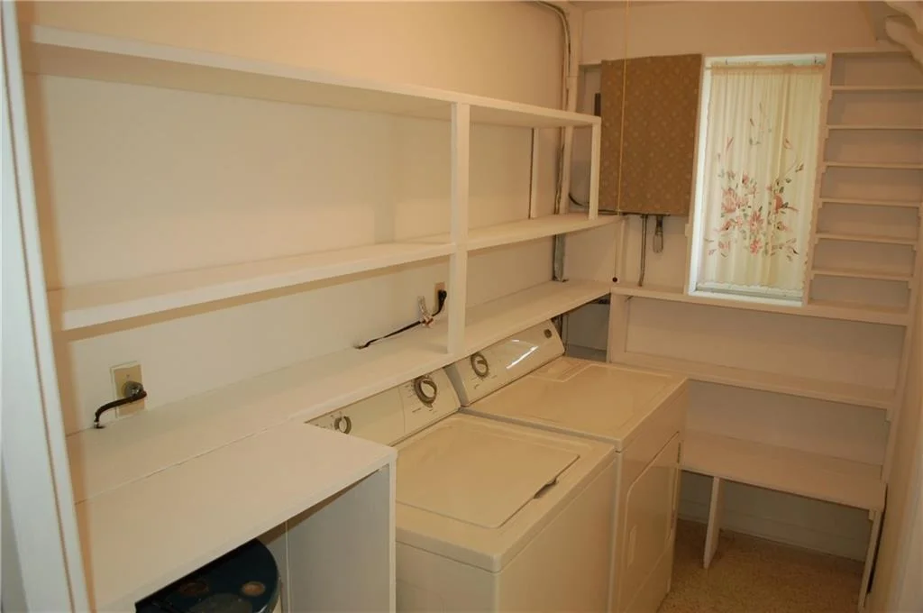 Photo of 439 SE Parkway Drive