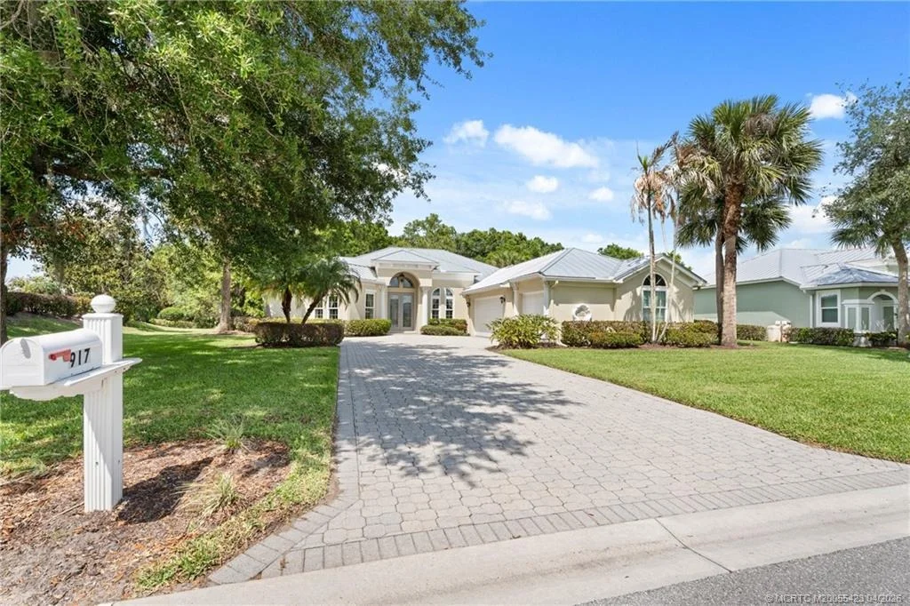 Photo of 917 SW Blue Stem Way
