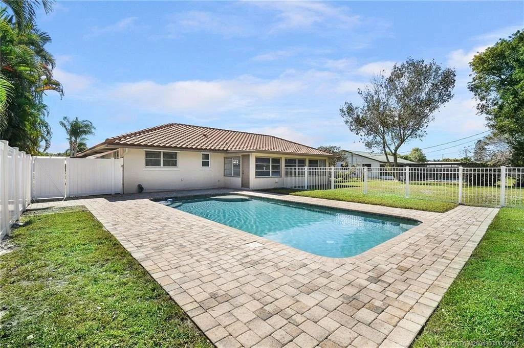 Photo of 2457 NW Everglades Boulevard