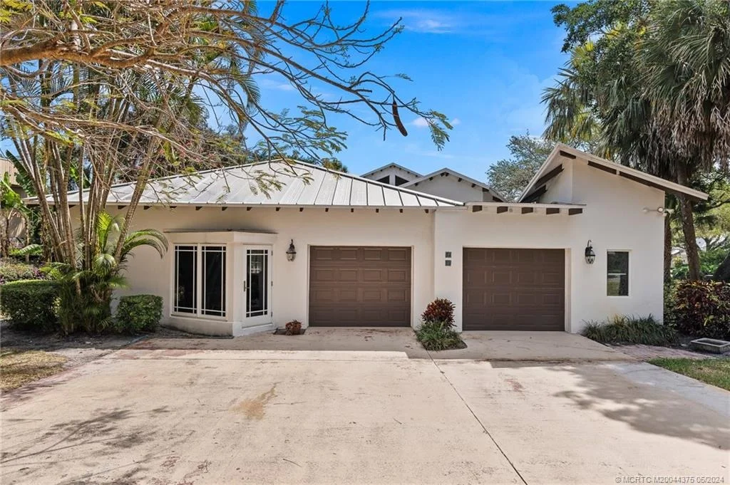 Photo of 12 Oakwood Drive