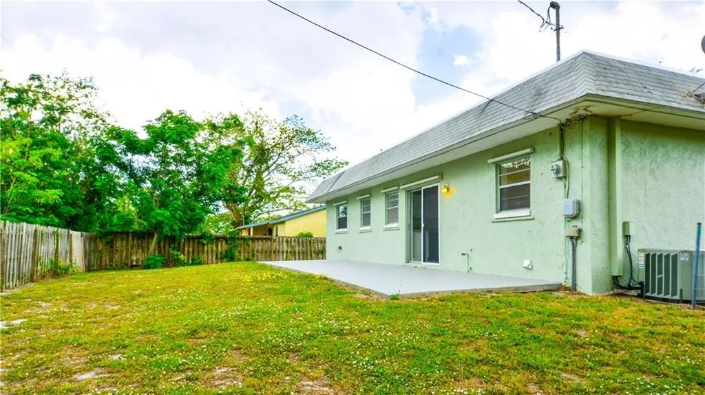 Photo of 1637 SE Dixie Highway